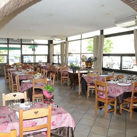 Hotel Grand Du Cours 3*