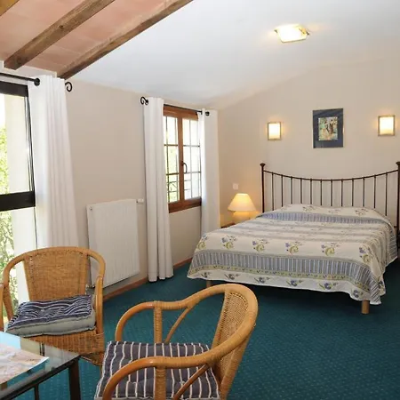 Hotel Grand Du Cours 3*