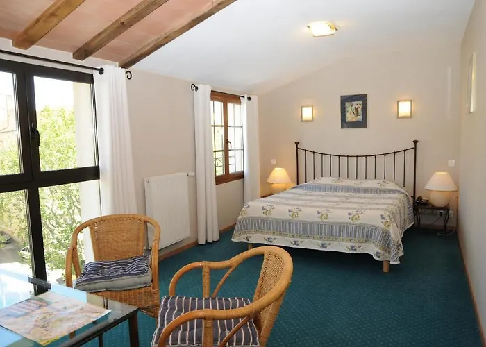 Hotel Grand Du Cours 3*