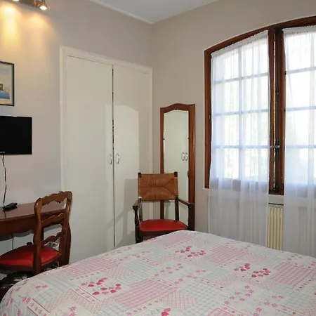 호텔 Grand Du Cours 3*