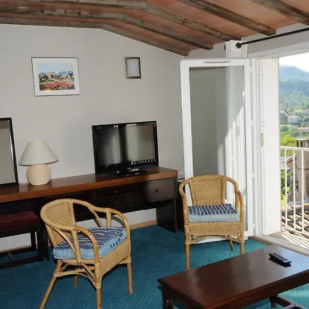 Grand Du Cours 3* Систерон