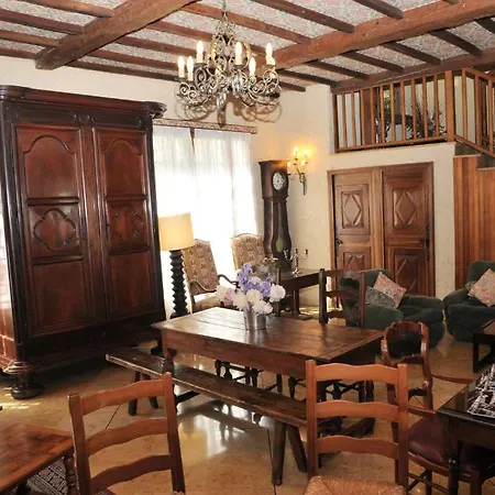 Отель Grand Du Cours