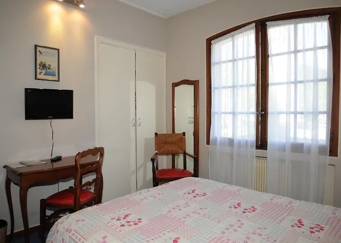 Hotell Grand Du Cours 3*